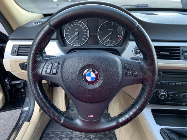 866657-9 BMW 320D - 2011