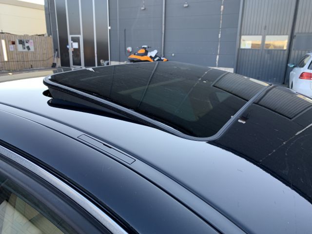 866657-14 BMW 320D - 2011