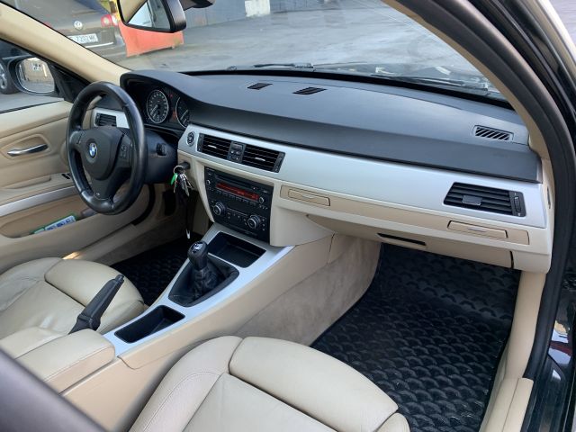 866657-7 BMW 320D - 2011