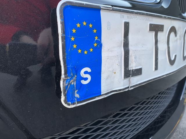 866657-23 BMW 320D - 2011