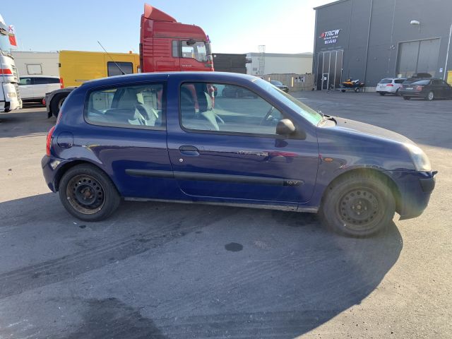 866659-6 Renault Clio - 2001