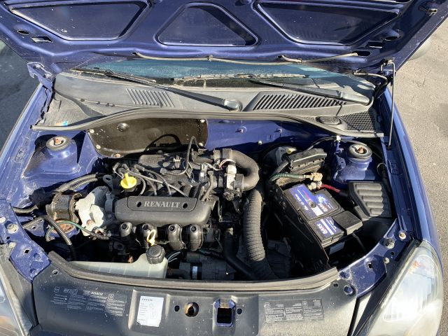 866659-11 Renault Clio - 2001