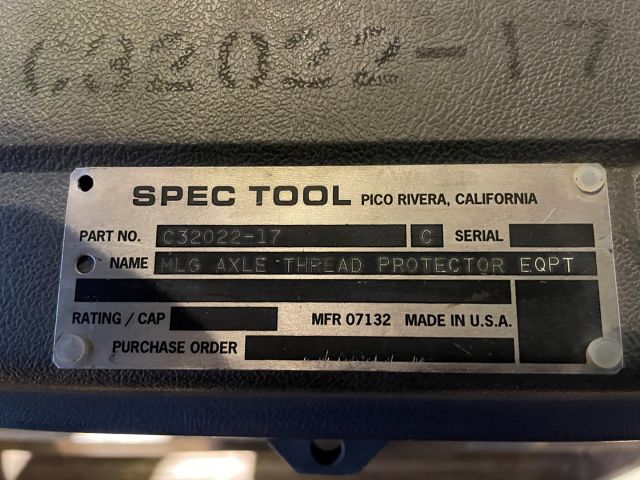 872770-3 MLG Axle thread protector 737 NG