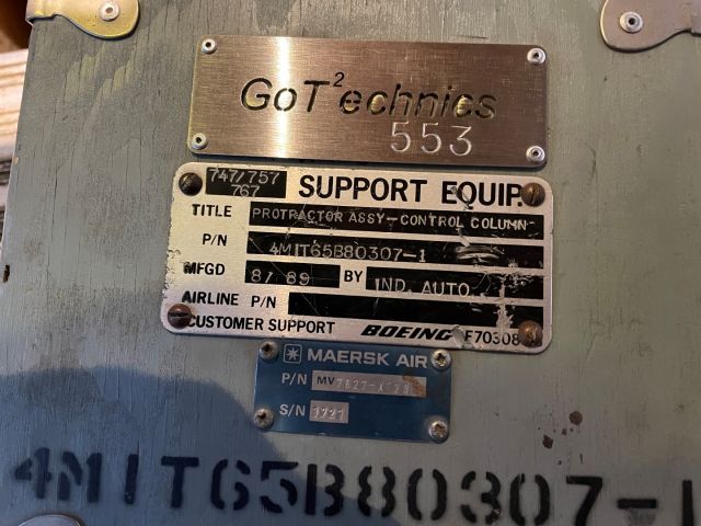 872784-4 Protractor assembly control column