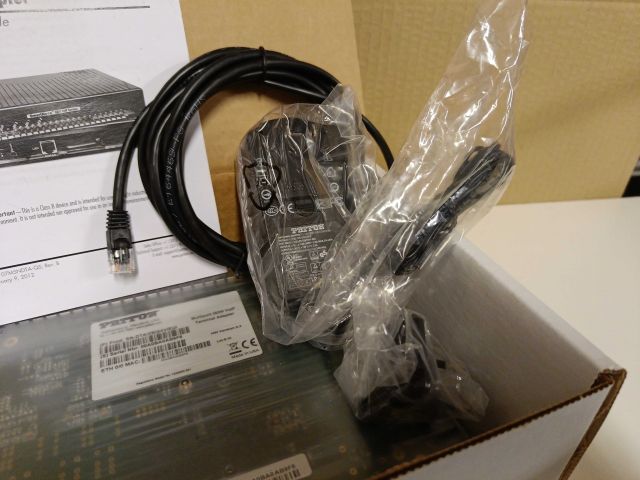 754316-3 Ny Patton SmartNode DTA VoiP ISDN  adapter