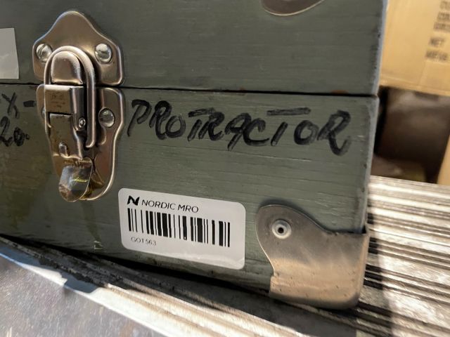 872788-3 Protractor assembly control column