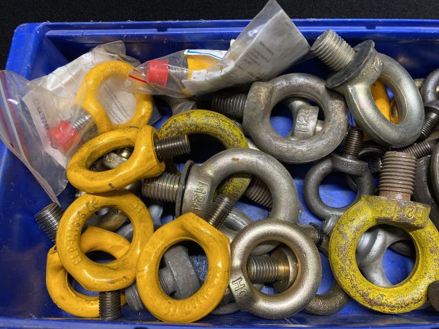 878900-2 Lifting ears