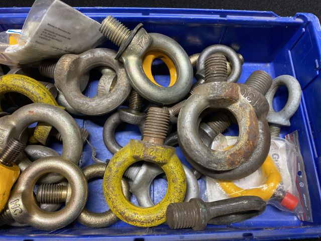 878900-3 Lifting ears