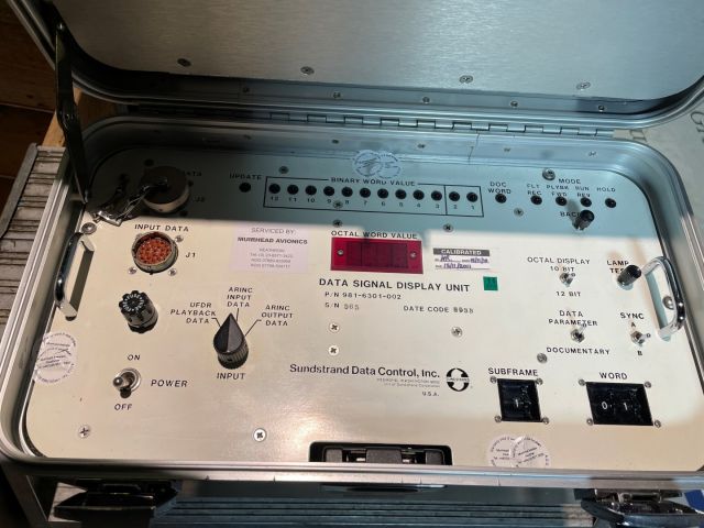 872802-5 Data signal display unit
