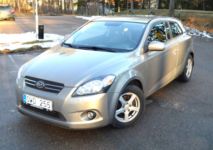 879256-1 KIA Ceed 1.6 CRDI Sport ed - 2009