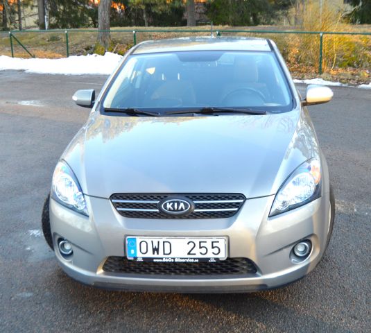 879256-2 KIA Ceed 1.6 CRDI Sport ed - 2009
