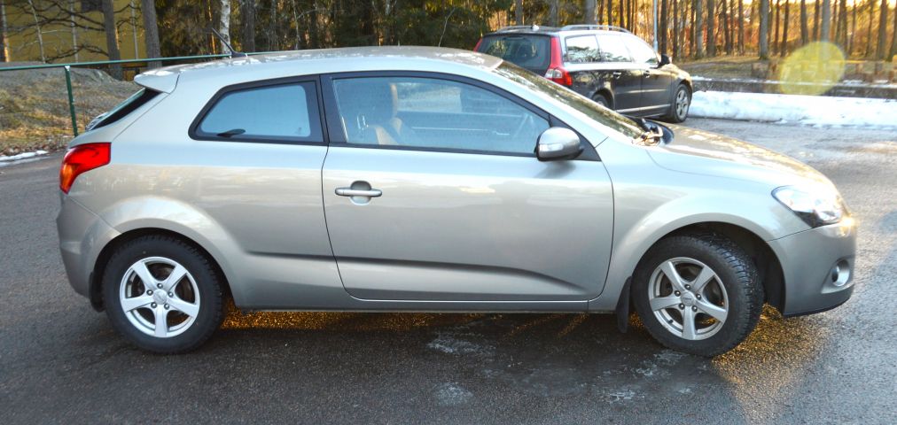 879256-5 KIA Ceed 1.6 CRDI Sport ed - 2009