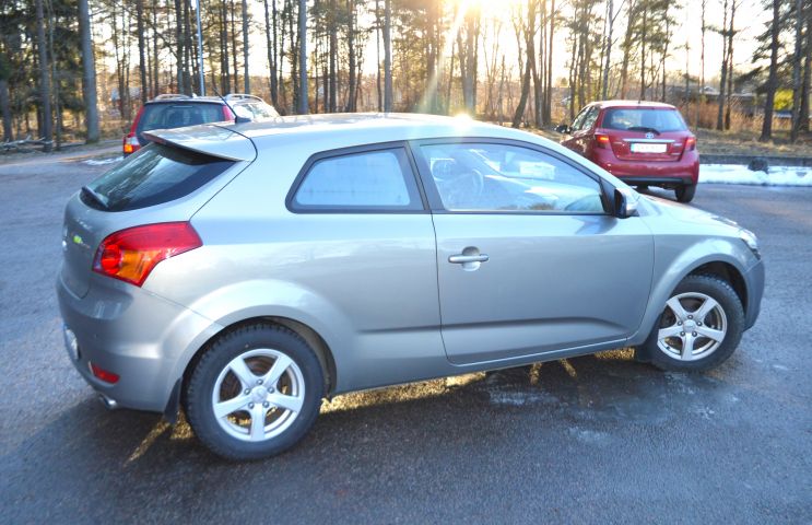 879256-6 KIA Ceed 1.6 CRDI Sport ed - 2009