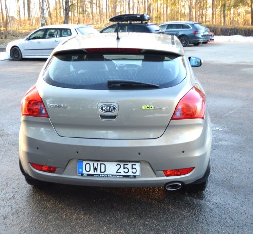 879256-9 KIA Ceed 1.6 CRDI Sport ed - 2009