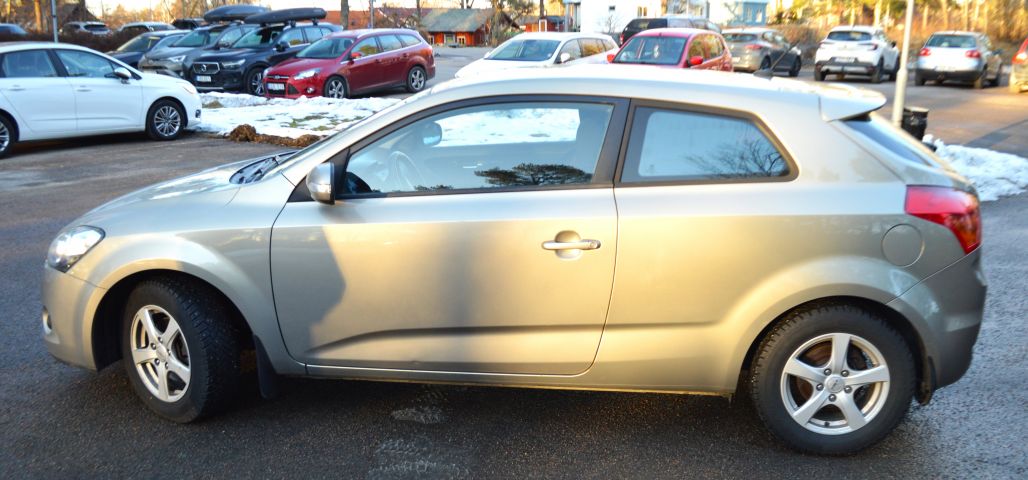879256-12 KIA Ceed 1.6 CRDI Sport ed - 2009
