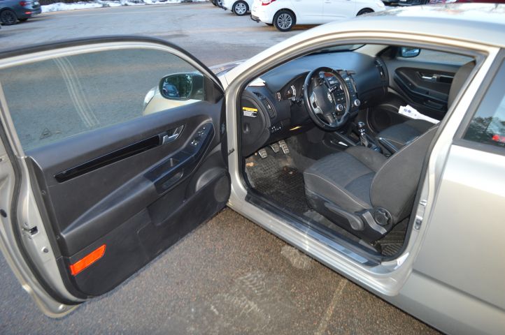 879256-28 KIA Ceed 1.6 CRDI Sport ed - 2009