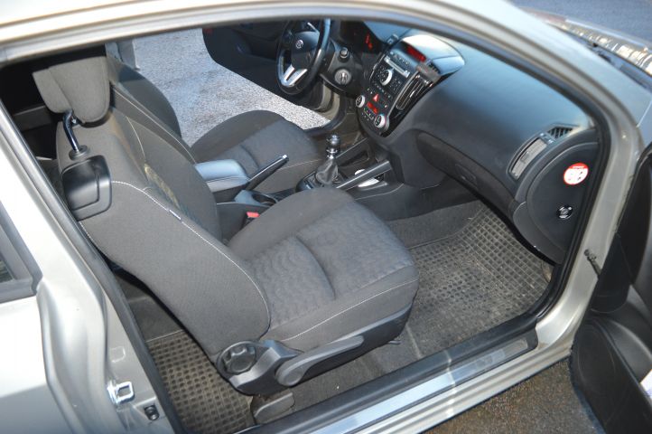 879256-33 KIA Ceed 1.6 CRDI Sport ed - 2009