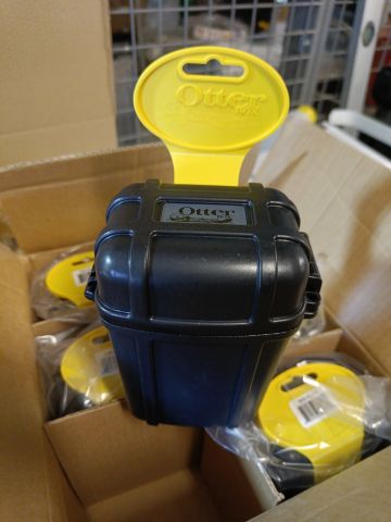 754342-2 6 new Otterbox 8000