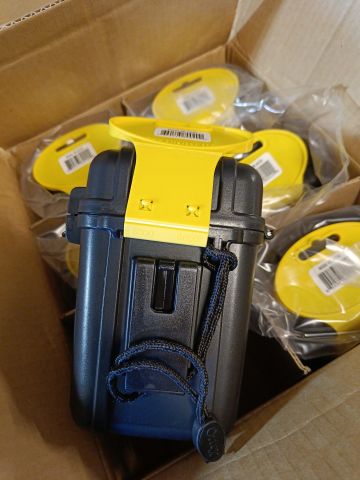 754342-3 6 new Otterbox 8000