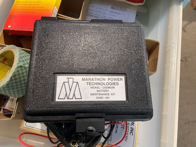 877074-6 Skåp med innehåll verktyg från elverkstad