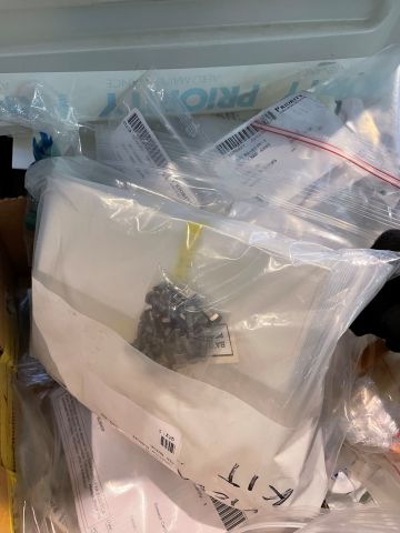 877074-12 Skåp med innehåll verktyg från elverkstad