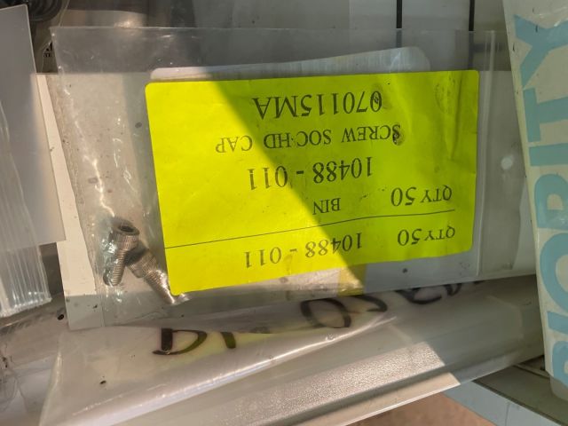 877074-14 Skåp med innehåll verktyg från elverkstad