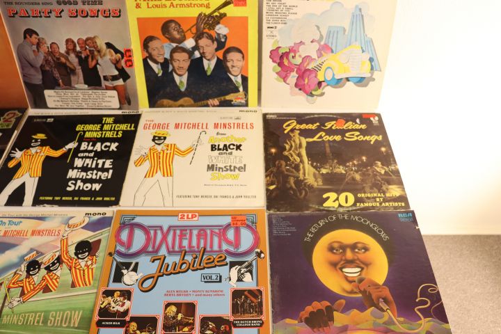 704014-2 LPs / vinyl records 142pcs