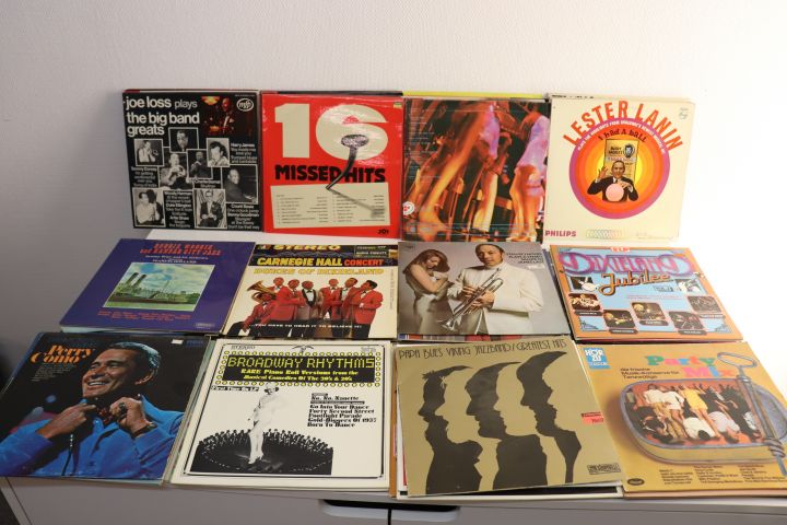 704014-10 LPs / vinyl records 142pcs