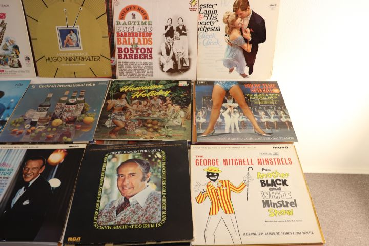 704014-14 LPs / vinyl records 142pcs