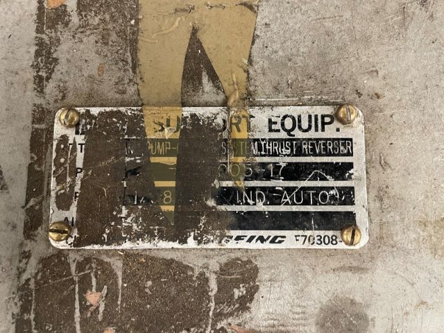 839399-4 Hand pump thrust reverser