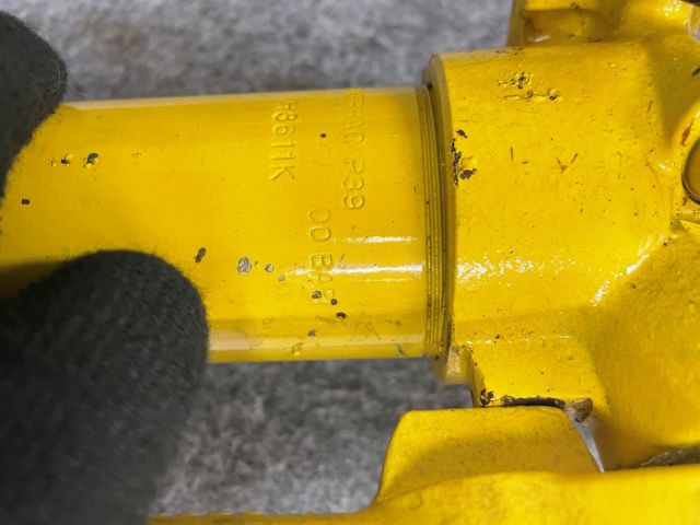 839399-7 Hand pump thrust reverser