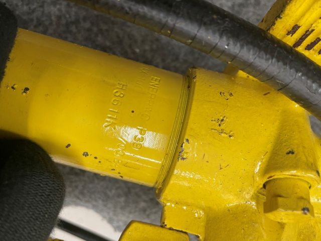 839399-8 Hand pump thrust reverser