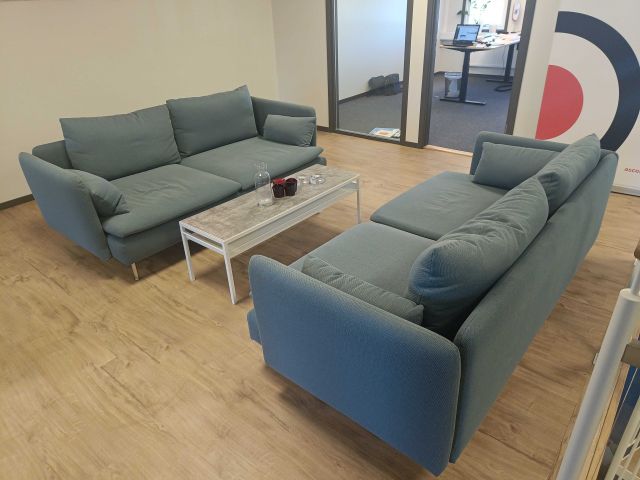 826274-3 Sofas and tables