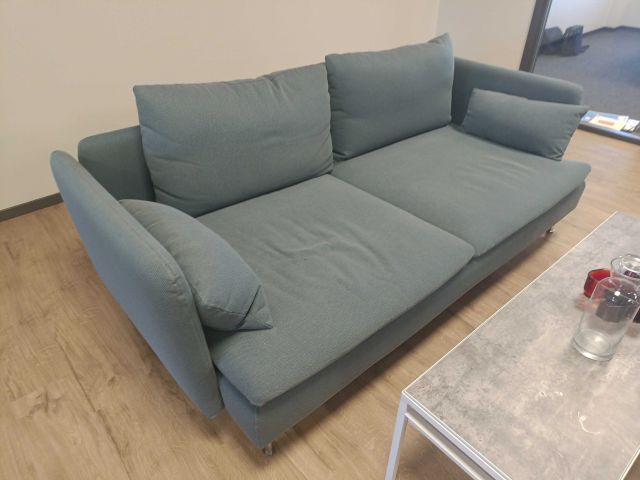 826274-4 Sofas and tables