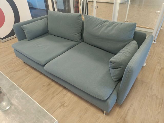 826274-6 Sofas and tables