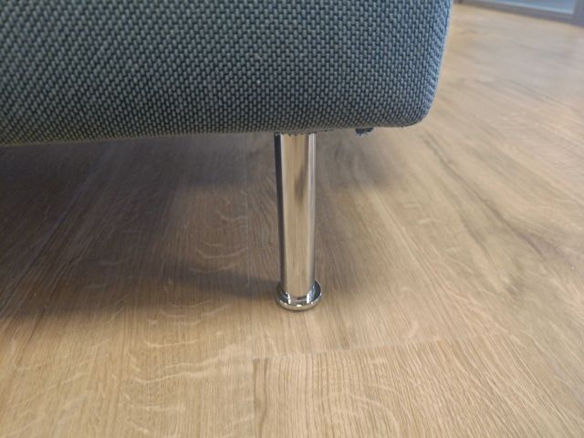 826274-7 Sofas and tables