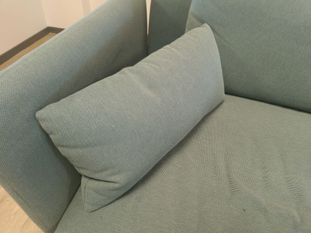 826274-9 Sofas and tables