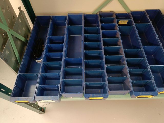 826297-5 Sheet metal shelf with drawer system