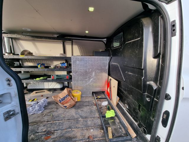 884208-14 Ford FCC Transit Custom - 2013