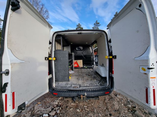 884208-24 Ford FCC Transit Custom - 2013