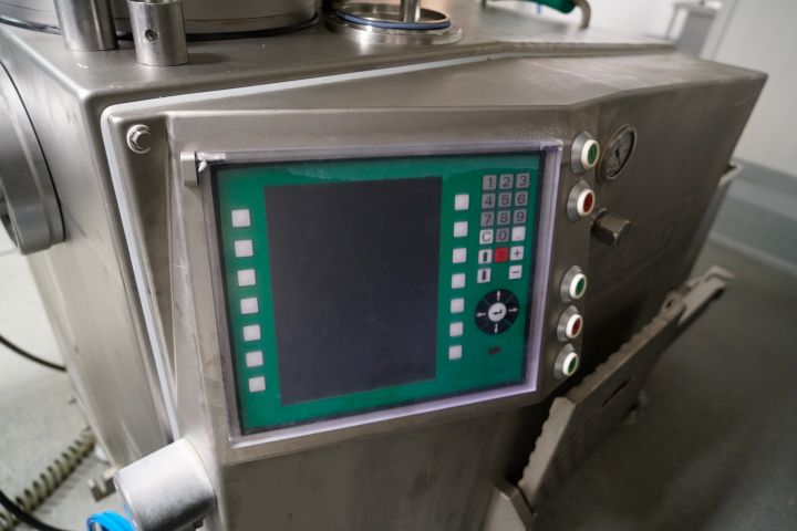 833633-6 Sausage stuffing / mincer - VEMAG HP12E / portioner MMP220