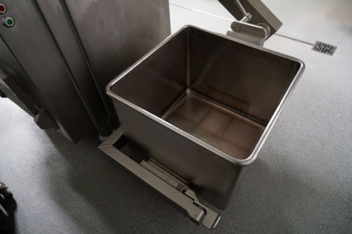 833633-11 Sausage stuffing / mincer - VEMAG HP12E / portioner MMP220