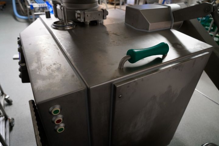 833633-13 Sausage stuffing / mincer - VEMAG HP12E / portioner MMP220