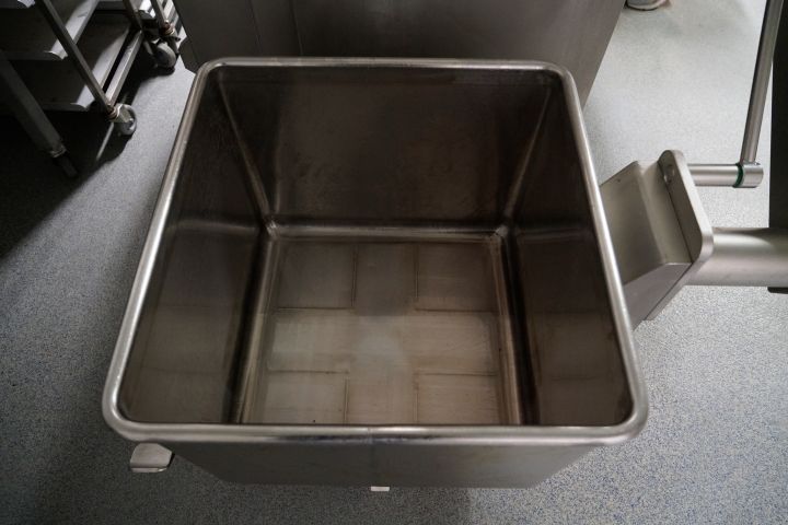 833633-14 Sausage stuffing / mincer - VEMAG HP12E / portioner MMP220