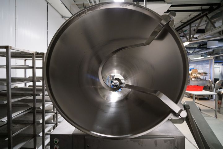 833633-18 Sausage stuffing / mincer - VEMAG HP12E / portioner MMP220