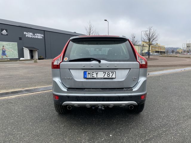 884347-4 Volvo XC60 D5 AWD Momentum -2011