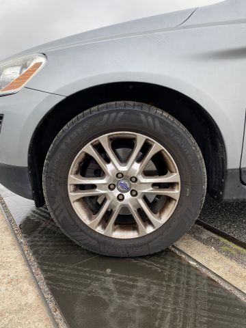 884347-17 Volvo XC60 D5 AWD Momentum -2011