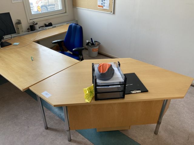 884472-2 Työhuoneen kalusteet - Ei pohjahintaa