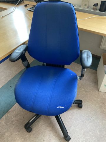 884472-6 Työhuoneen kalusteet - Ei pohjahintaa