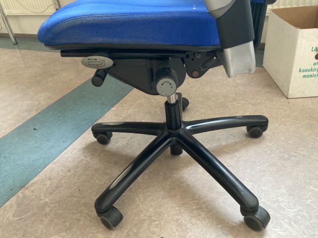 884472-9 Työhuoneen kalusteet - Ei pohjahintaa